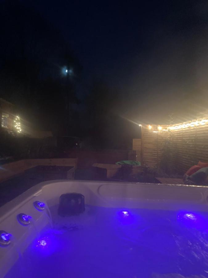 沃明翰Fantastic Location, Annexe With Hot Tub别墅 外观 照片